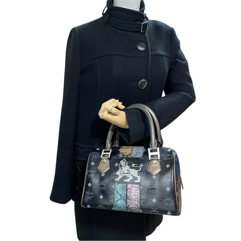 Authentic MCM ‘Visetos’ “Princess” Lioness ‘Boston’ Bag - Picture 2 of 16